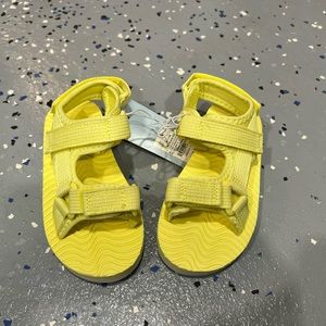 Toddler girls cat and Jack sandals size 9 NWT